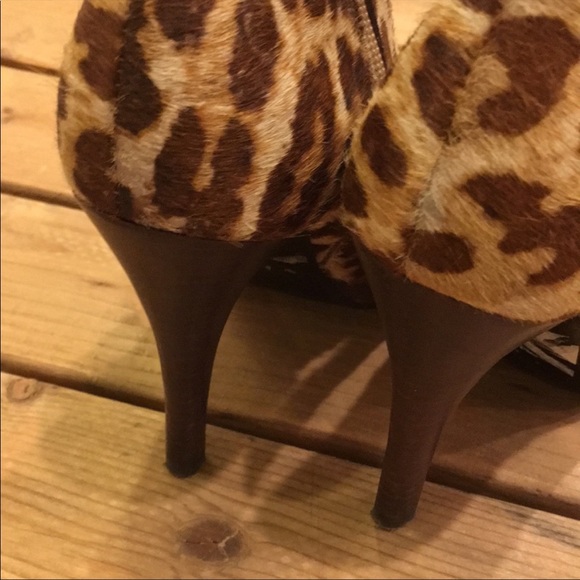 Cheetah pony ankle booties. Adorable with skinny jeans/flirty skirts! - Picture 4 of 6